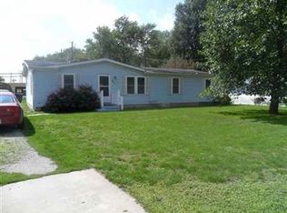 411 Jay St, Topeka, IN 46571
