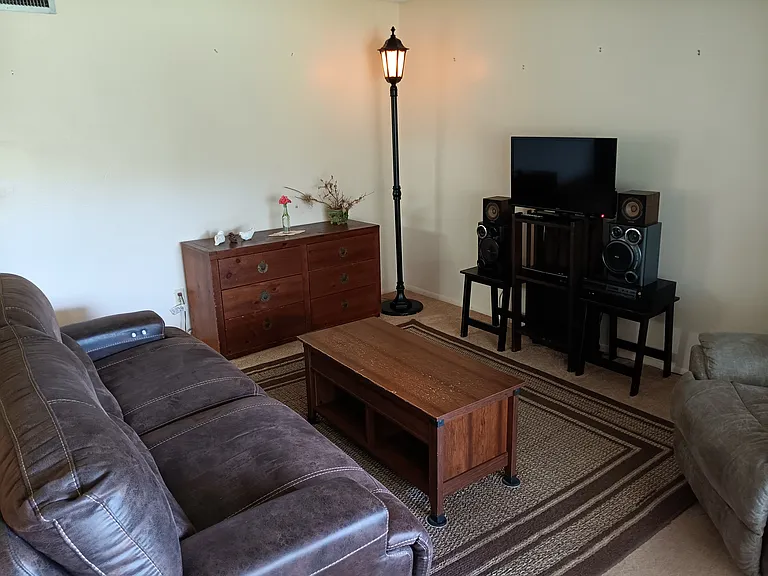 600 Midway Dr #B — Photo 7