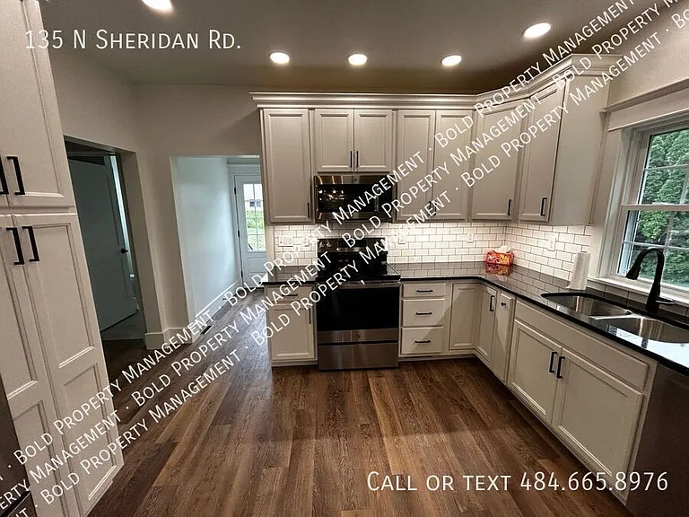 135 N Sheridan Rd — Photo 8