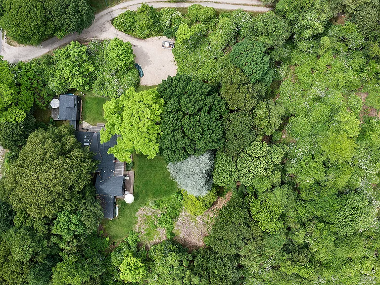 73 N Greenwich St — Photo 16