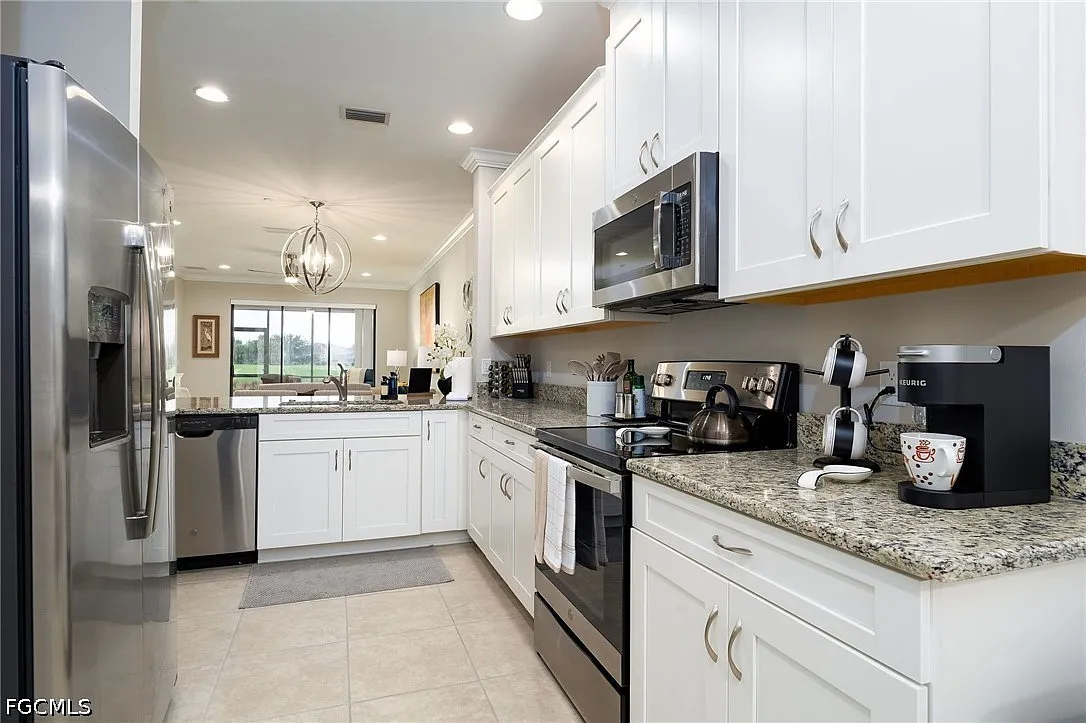 2 bed, 2.0 bath, 1528 sqft, $9,000 — Photo 3
