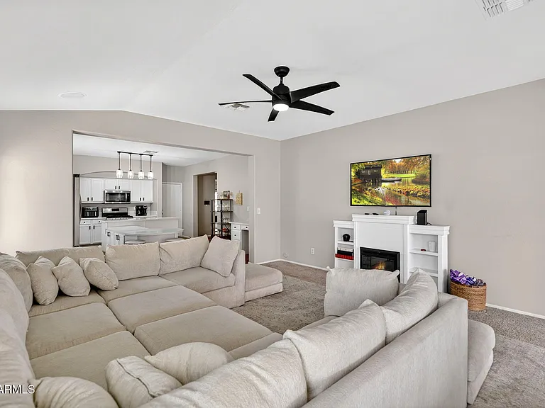1342 E Judi Dr — Photo 28