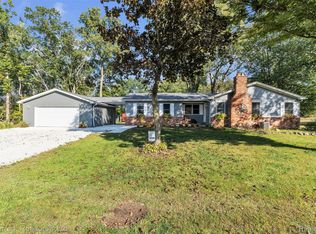 28427 Mineral Springs Rd, New Boston, MI 48164