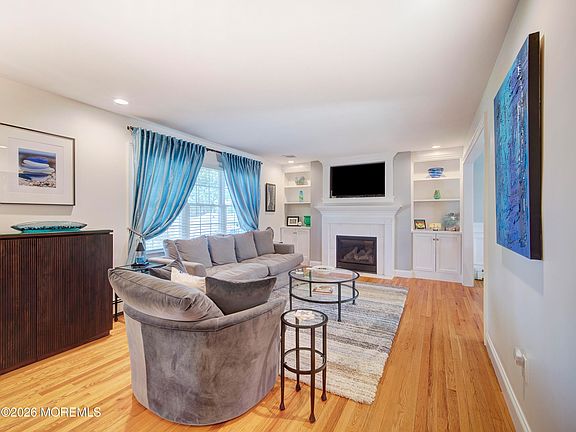 4th image of 210 Teal Road