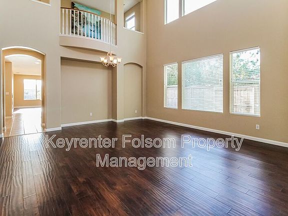 2nd image of 2283 Muratura Way