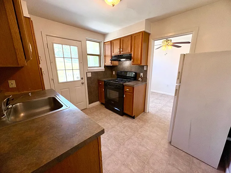 767 Clermont Ave — Photo 9