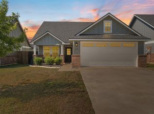 429 Travis Dr, McGregor, TX 76657