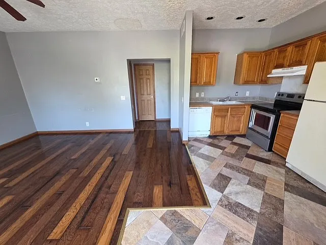 302 S River Rd #4 — Photo 9