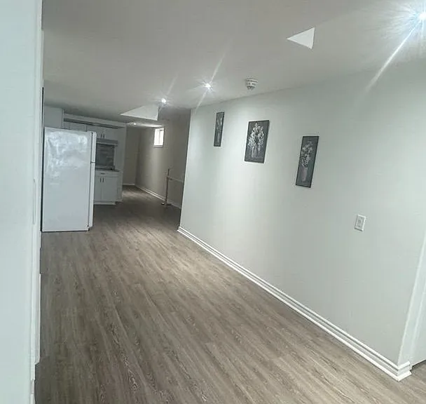 8446 Jennifer Cres #LOWER — Photo 5