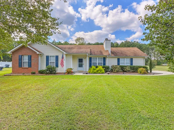 395 Peeks Crossing Dr, Senoia, GA 30276