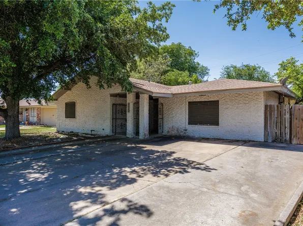 1711 Denver Street, Portland, TX 78374