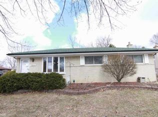 27898 Belanger St, Roseville, MI 48066