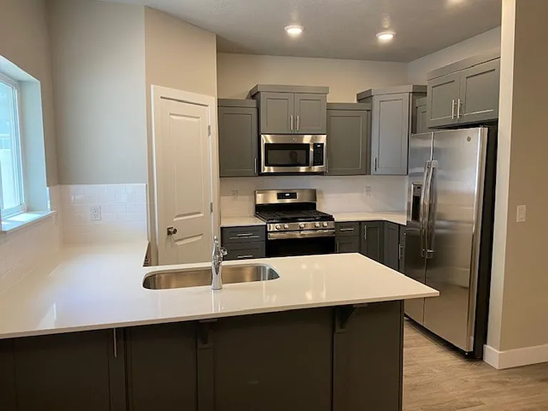 272 E 3100 N — Photo 7