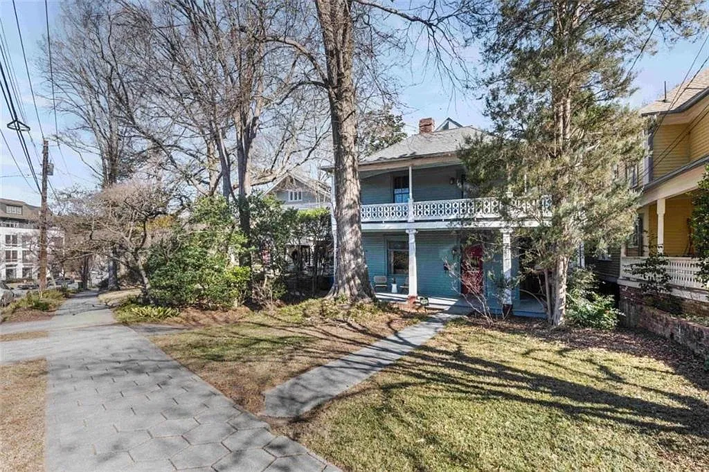 2 bed, 1.0 bath, 1500 sqft, $4,300 — Photo 1