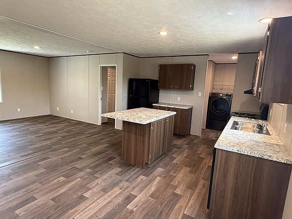 3rd image of 343 Sherando Ln