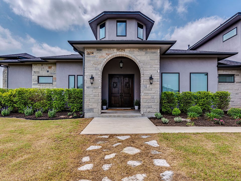1st image of 124 Park Place Dr