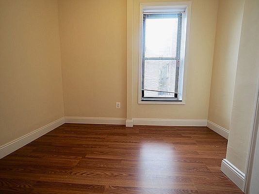 5th image of 25-45 18th St #2B