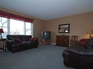 403 Marvin Pl, Wheeling, IL