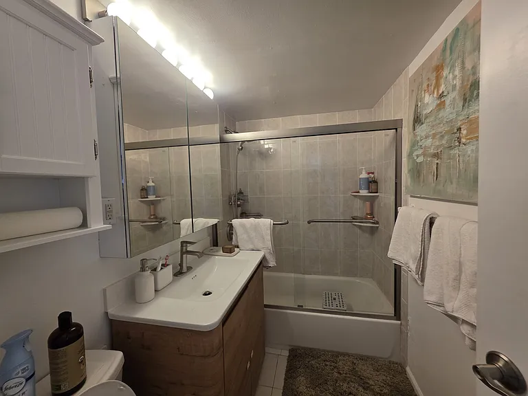 9060 Palisade Ave — Photo 5