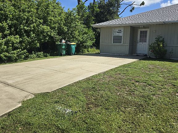 2nd image of 304 Camillia Ln #A
