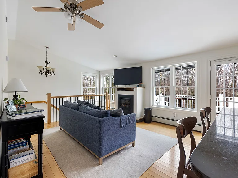 43 Mills Rd — Photo 15