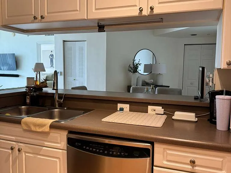 17145 N Bay Rd #Penthouse 4609 — Photo 37