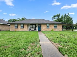 8215 Braes River Dr, Houston, TX 77074