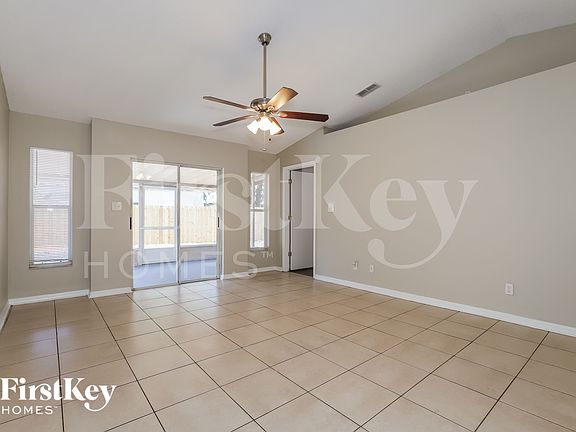 3rd image of 909 S Evers St