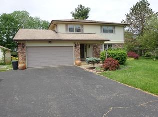 54 Charles Rd SW, Pataskala, OH 43062