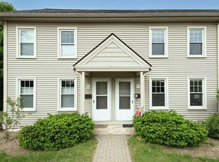 30 Adams St #30, Easthampton, MA 01027