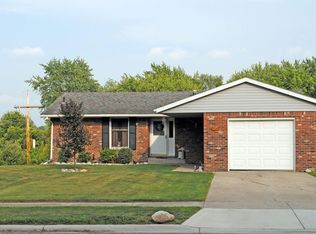 7347 Noble St, Merrillville, IN 46410