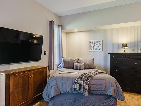 4th image of 102 Valley View Drive #3165
