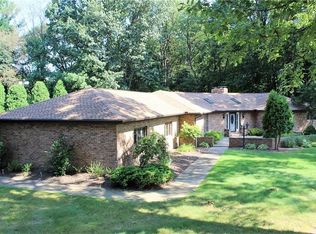 110 Windemere Dr, New Castle, PA 16105
