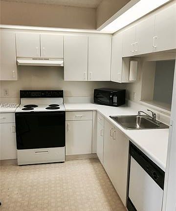 3rd image of 1301 SW 142nd Ave APT 208H
