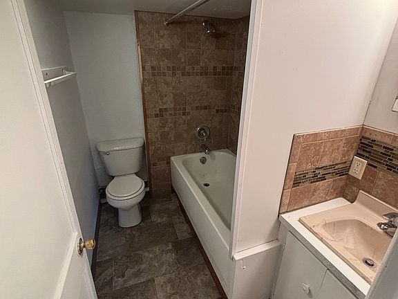 5th image of 805 1/2 N Sycamore St #805