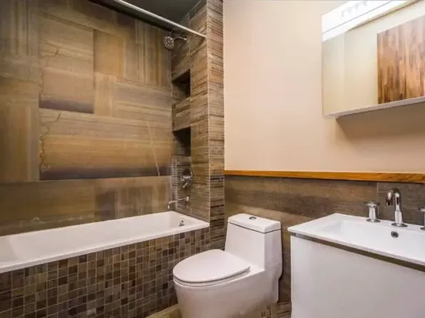 865 Willoughby Avenue image 7 of 14