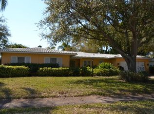 200 Osceola Rd, Belleair, FL 33756