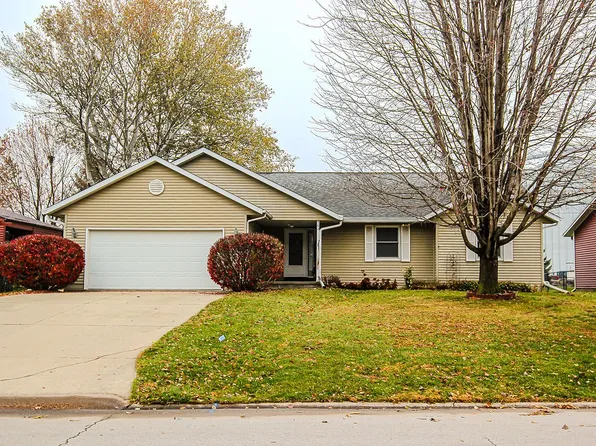 503 2nd St NW, State Center, IA 50247