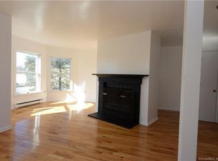 42 Tilley St APT 3, New London, CT 06320