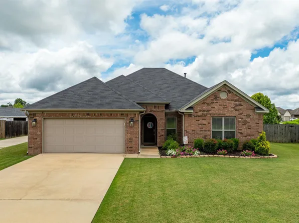 105 Chambery Dr, Maumelle, AR 72113