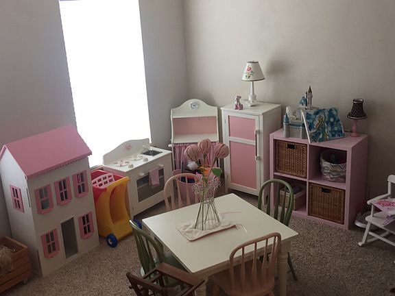 4th image of 305 Greenbriar Blvd