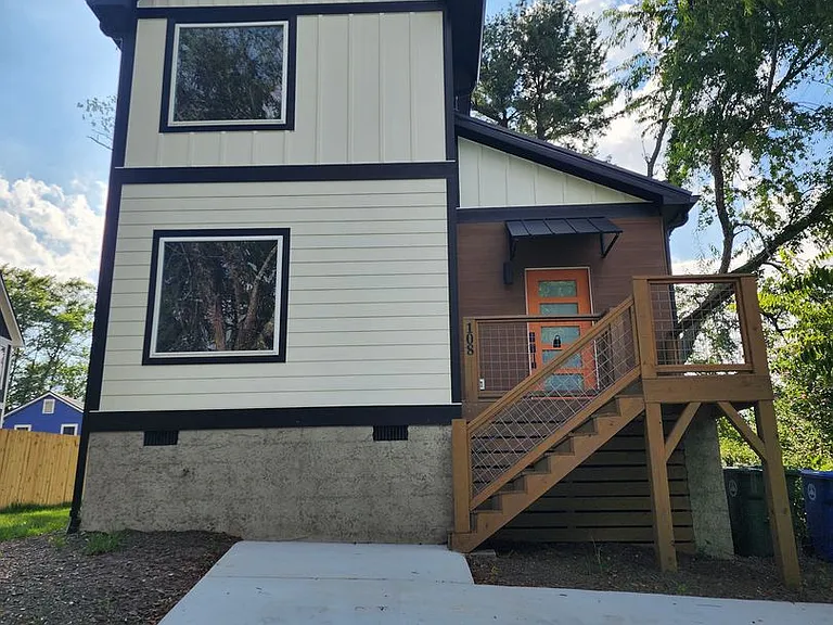 108 Tracy Ave — Photo 3