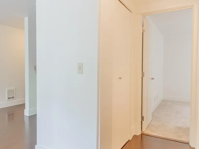 3401 Wallingford Ave N — Photo 12