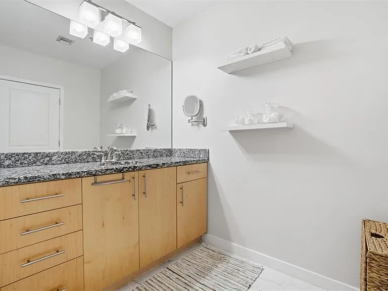 923 Peachtree St NE #1221 — Photo 18