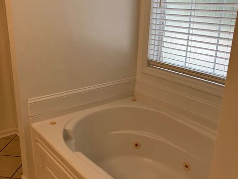 909H Litchfield Way — Photo 13