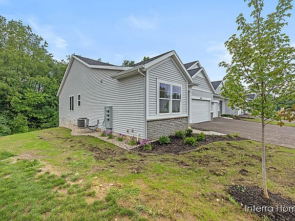 3rd image of 169 Hickory Valley Dr #44