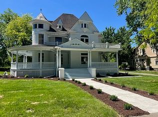 107 W South St, Crown Point, IN 46307