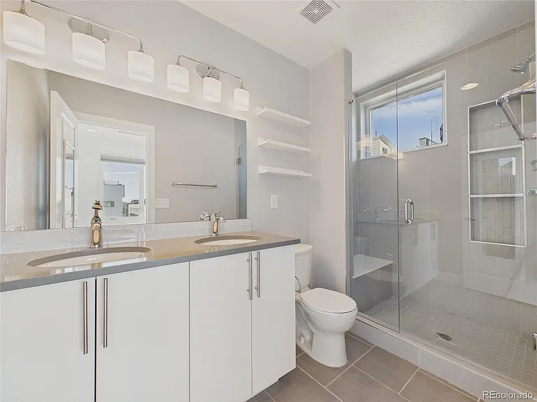 1632 Lowell Blvd #5 — Photo 21