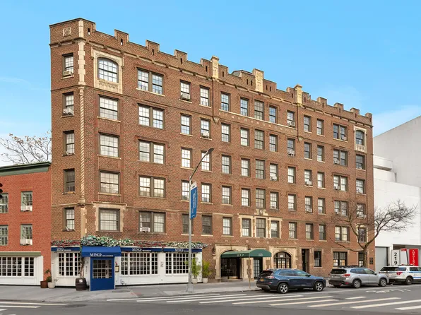 225 West 12th Street image 5 of 6