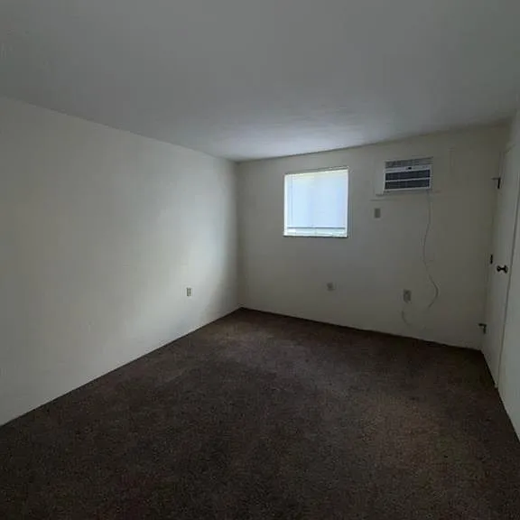 336 Grove St — Photo 5